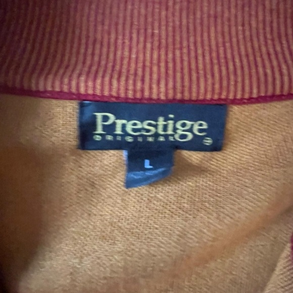 Prestige red and orange paisley sweater with embroidery stylish and eye-catching - Picture 5 of 7